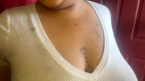 Snapshot of miaya8k chatting on October 28, 5:52 pm Princessmya online show from October 28, 5:52 pm