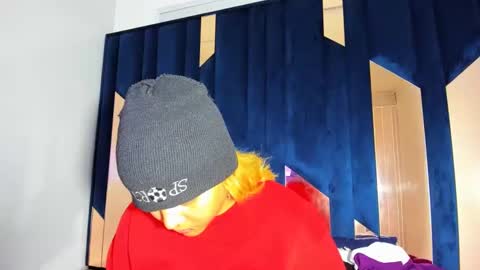 Snapshot of michell_rs chatting on October 8, 5:01 am michell_rs online show from October 8, 5:01 am