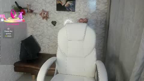 michelle_taylor7 online show from July 1, 5:18 am
