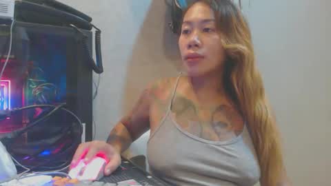 Snapshot of michelle_ux chatting on October 28, 1:17 pm michelle_ux online show from October 28, 1:17 pm