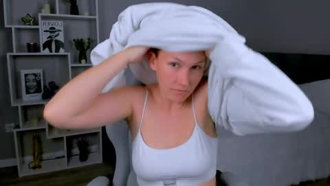 MichelleOrtis online show from April 20, 2:36 am