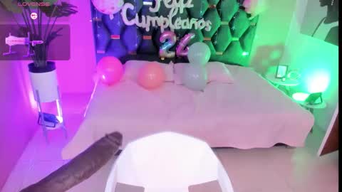 Micki online show from December 15, 11:37 am