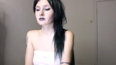 midnightsiren online show from November 5, 10:04 pm