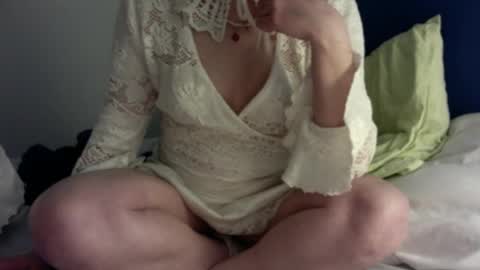 midnitevultures online show from February 9, 12:35 am