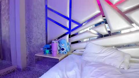 MIA 3 online show from October 28, 3:23 am