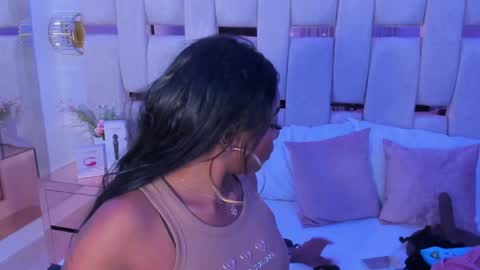 Snapshot of miia_schwarz chatting on December 18, 10:57 pm Miia Schwarz online show from December 18, 10:57 pm