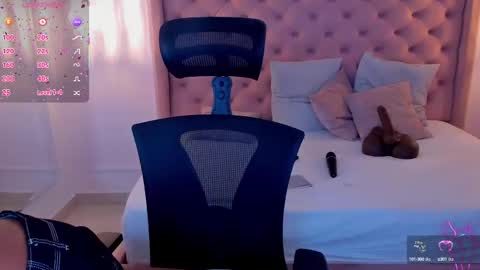 Snapshot of miia_schwarz chatting on September 21, 10:47 am Miia Schwarz online show from September 21, 10:47 am