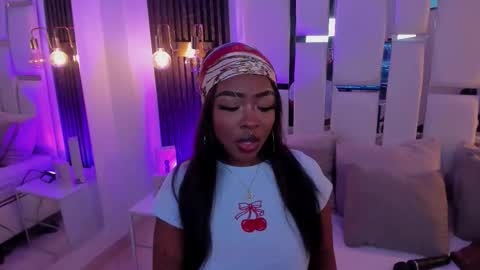 Snapshot of miia_schwarz chatting on October 16, 12:35 am Miia Schwarz online show from October 16, 12:35 am