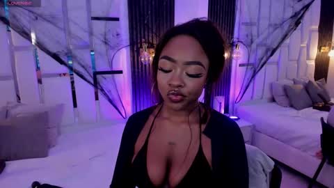 Snapshot of miia_schwarz chatting on November 1, 12:04 am Miia Schwarz online show from November 1, 12:04 am