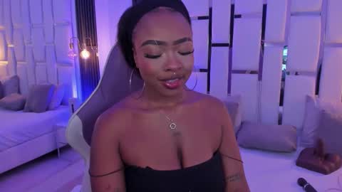 Miia Schwarz  online show from November 20, 11:50 pm