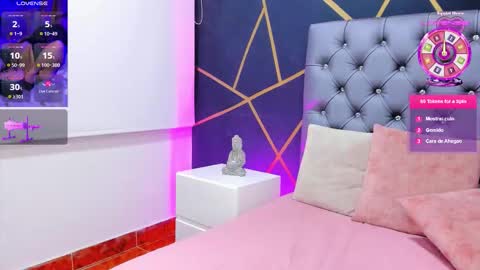 Snapshot of miia_taylor_1_ chatting on October 18, 6:27 am Mia online show from October 18, 6:27 am