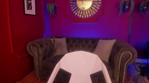 miilu  online show from February 6, 4:38 am