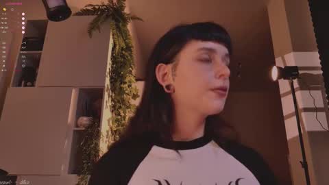Snapshot of mika_moon_ chatting on September 24, 5:12 pm mika_moon_ online show from September 24, 5:12 pm