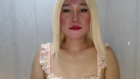 Hi im Avah online show from April 9, 11:48 am