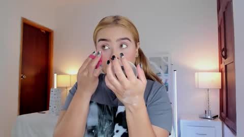 Mikaela blondie bigass online show from February 7, 12:31 pm