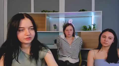 miki_ti online show from February 8, 7:12 am