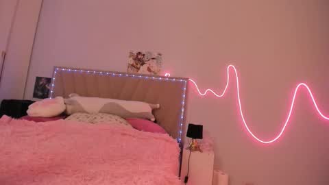 miko_moonn online show from October 22, 4:06 am
