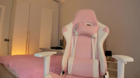 miko_moonn online show from October 8, 4:17 am