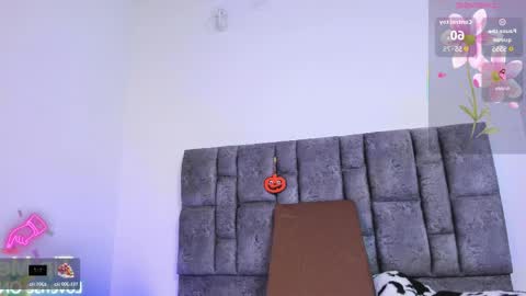 mila  online show from October 29, 12:31 pm