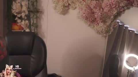 M I L A  online show from November 1, 11:58 am