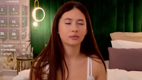 milaleoneli online show from January 12, 4:56 pm