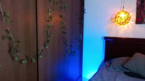 mila online show from October 29, 9:50 pm