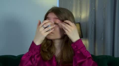 Mila online show from April 11, 6:30 am