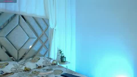 MilaMonroeXX online show from May 11, 3:52 am