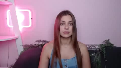 milanaangelas online show from February 9, 7:43 am