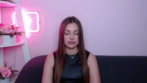 milanaangelas online show from April 19, 4:45 am