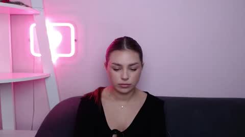 milanaangelas online show from March 15, 6:15 am