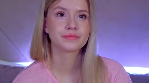 MilanaBalmain online show from February 3, 4:43 am