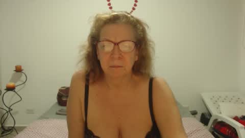 Snapshot of milchanell chatting on March 10, 5:00 am milchanell online show from March 10, 5:00 am