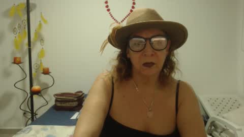 Snapshot of milchanell chatting on March 5, 5:18 am milchanell online show from March 5, 5:18 am