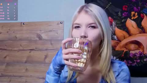Mila online show from October 8, 3:55 am