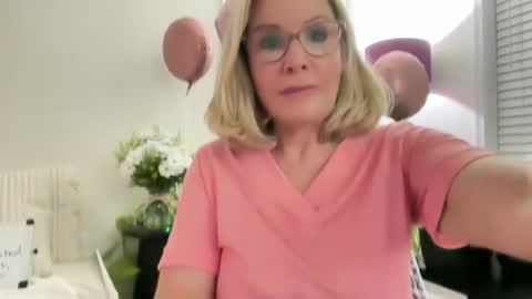 MIlf Goddess online show from June 15, 3:29 am