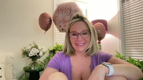 MIlf Goddess online show from June 17, 5:20 am