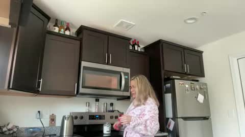 MIlf Goddess online show from May 17, 4:06 pm