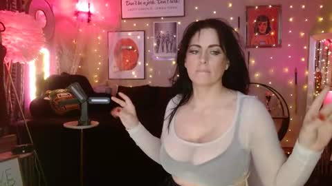 Milf Lacey online show from July 3, 9:43 pm