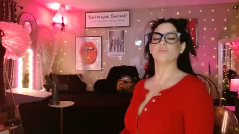 Milf Lacey online show from June 25, 7:37 pm