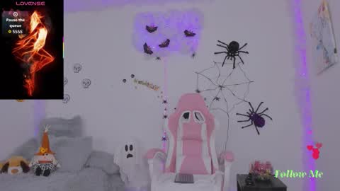 Aura  online show from October 22, 2:16 am