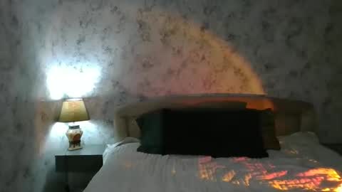 milissasii online show from December 1, 1:25 pm