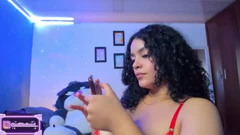 Snapshot of millie_lamar chatting on October 23, 5:41 pm online show from October 23, 5:41 pm