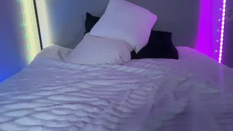 milliebrooks online show from March 1, 1:16 am