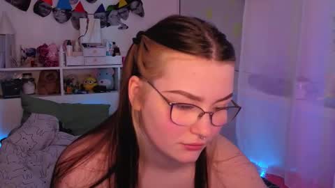 Millie online show from November 28, 8:06 am