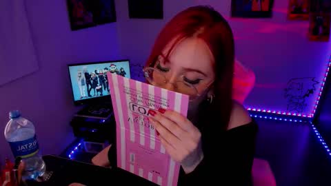 Monkey D Maddie online show from September 26, 3:15 am