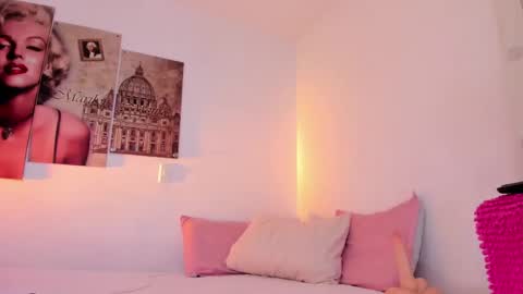 Snapshot of milu_cooper chatting on October 17, 10:18 am milu modelo independiente .onlyfans kmila model online show from October 17, 10:18 am