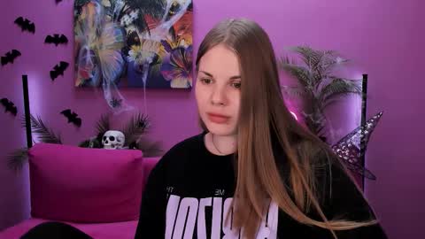 Kelly online show from October 31, 9:24 am