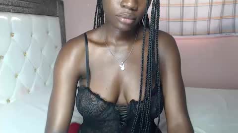 mimiebony online show from March 26, 7:43 am