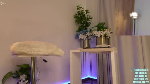 mimmyfit1 online show from February 14, 8:22 pm